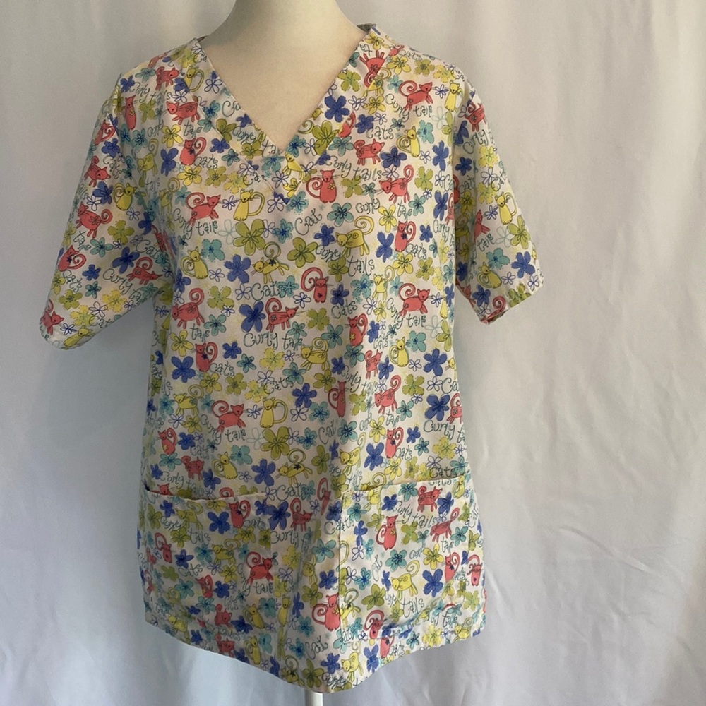 ๐3/$15 UA Scrubs with โCurly Tailsโ Cats